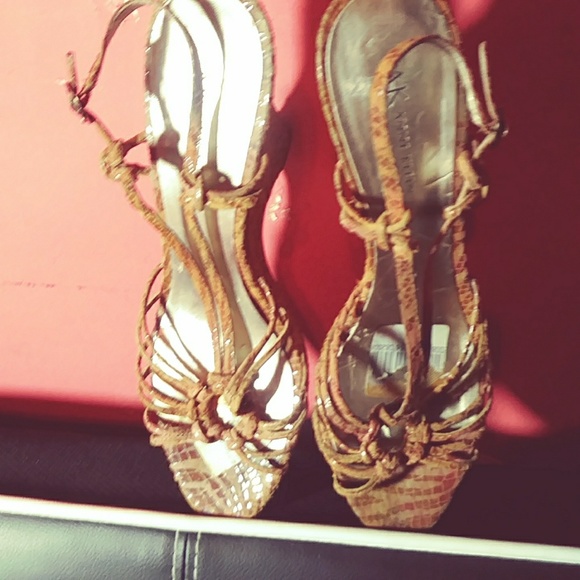 Sandals - Picture 2 of 5